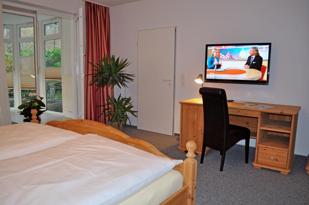 Hellmanns Hotel Bremers Bauerndiele Wiefelstede Camera foto